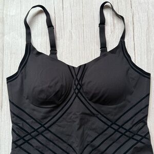 Silhouette Camisole
Honeylove